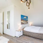 Deichhus Apartament *